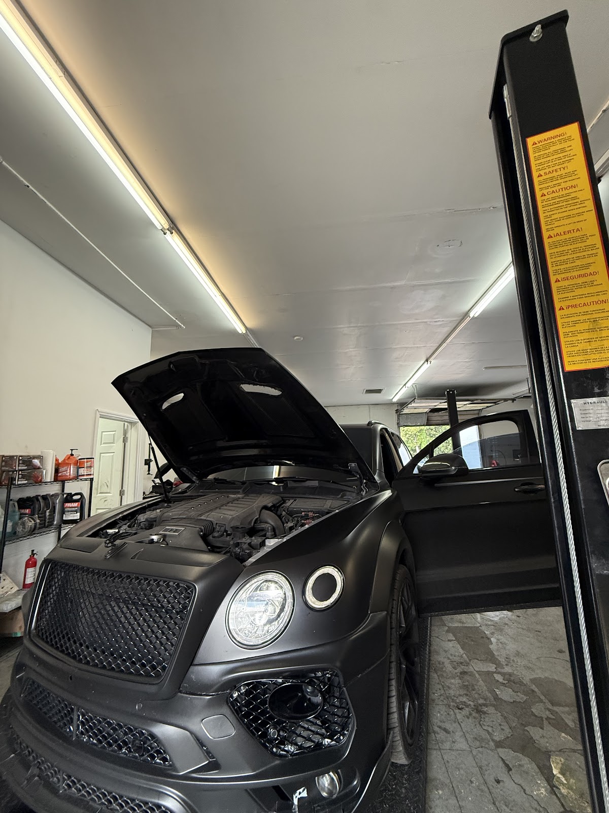Luxury vehicle service bay